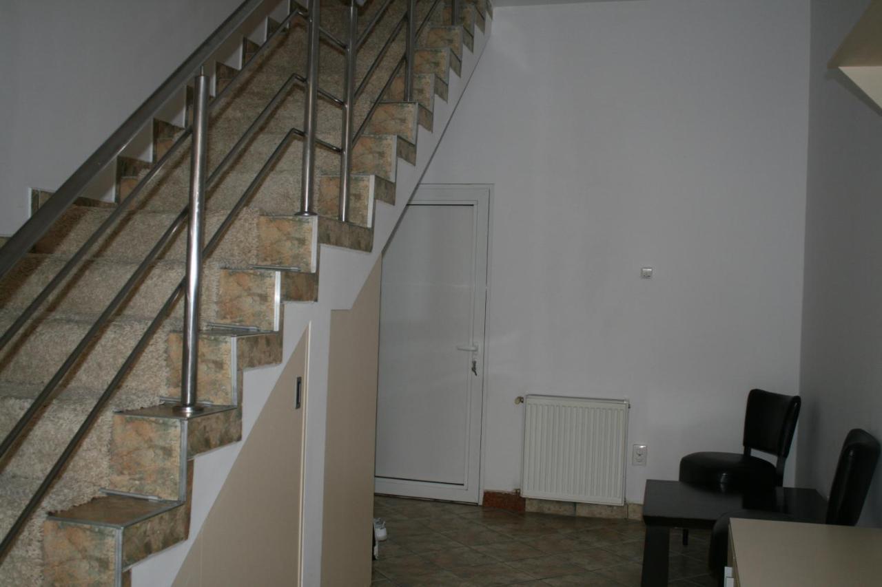 Penthouse Daniela - 3 Rooms In A Spacious Central Apartment Тыргу-Муреш Экстерьер фото