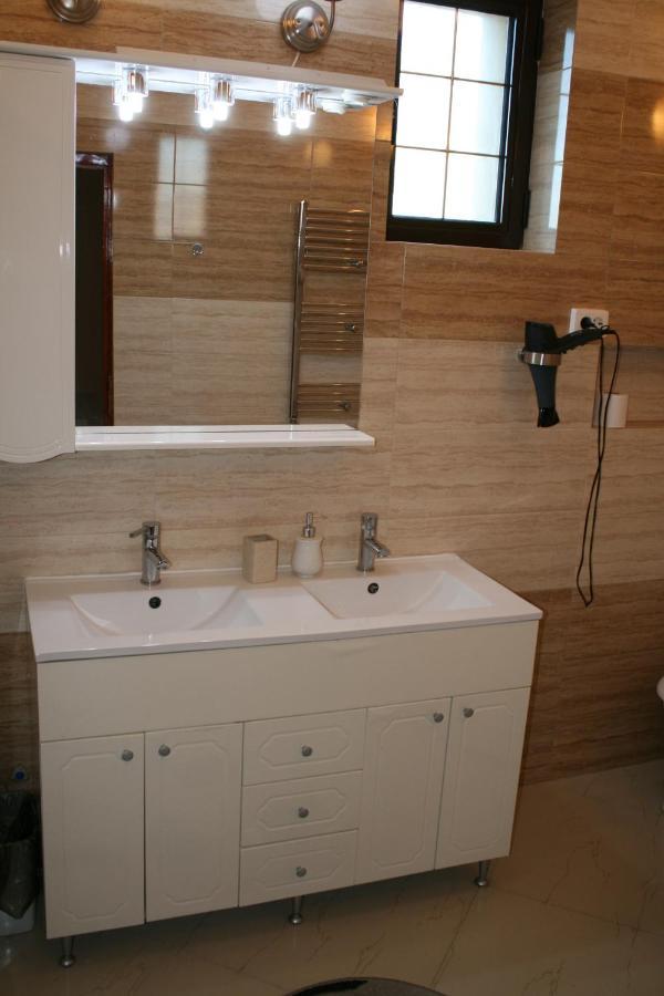 Penthouse Daniela - 3 Rooms In A Spacious Central Apartment Тыргу-Муреш Экстерьер фото