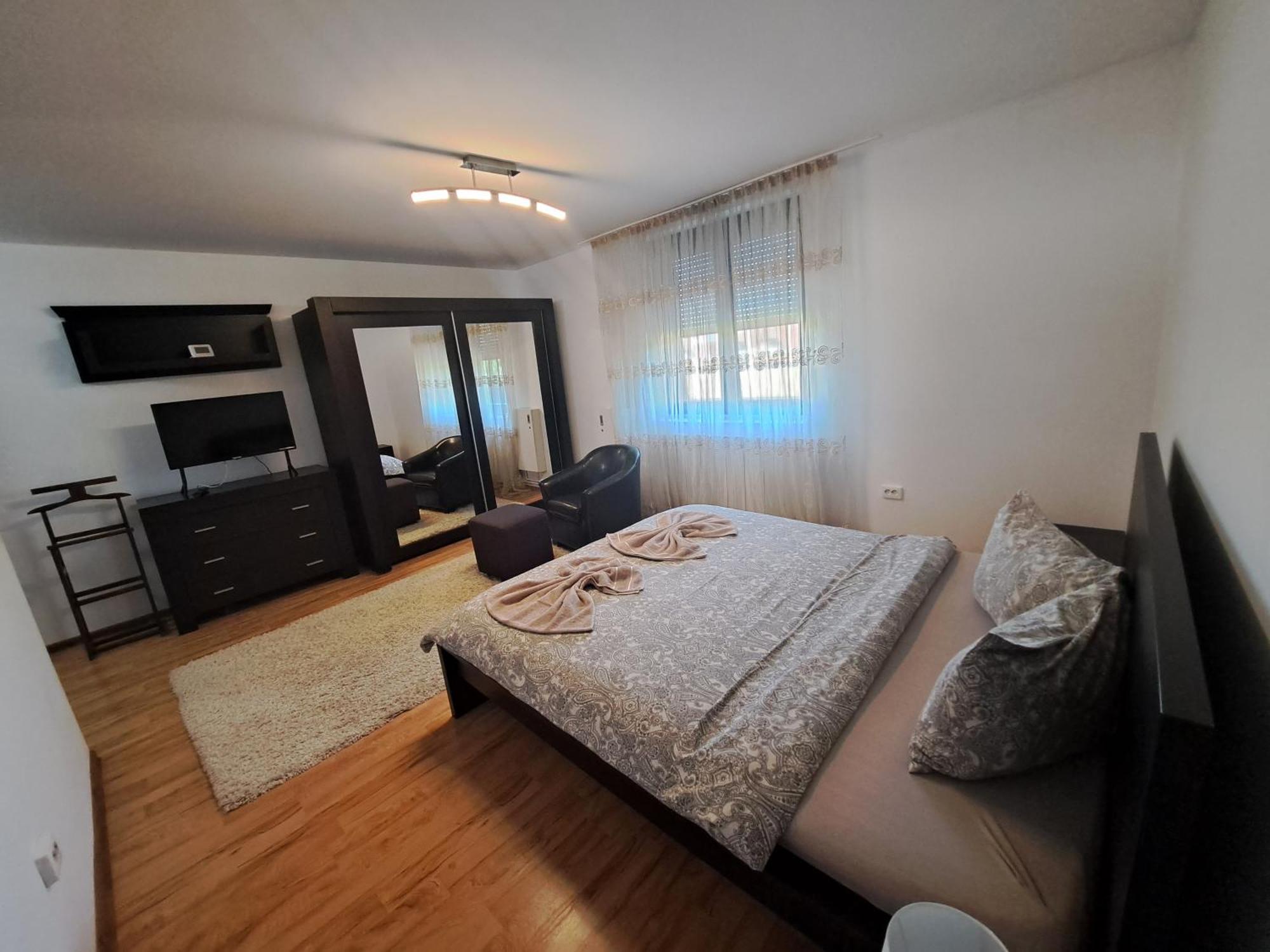 Penthouse Daniela - 3 Rooms In A Spacious Central Apartment Тыргу-Муреш Экстерьер фото